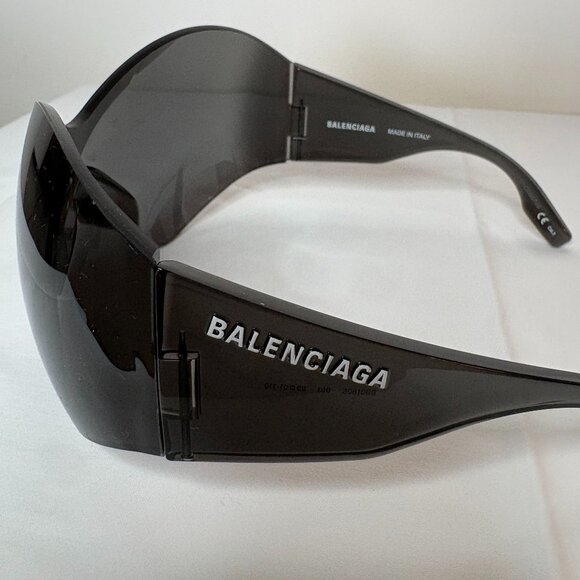 Balenciaga Mask Sunglasses | Worn Once - Picture 12 of 16